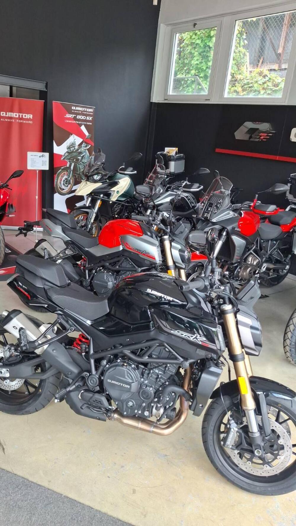 QJ Motor SRK 900 (2025 - 26) (5)