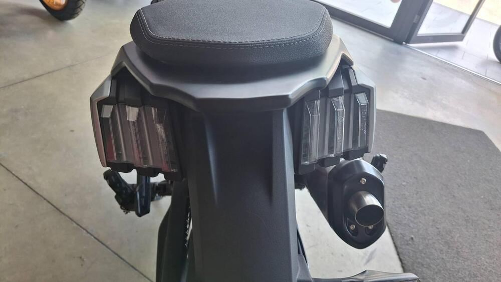 QJ Motor SRK 900 (2025 - 26) (6)