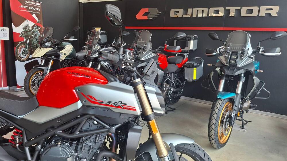 QJ Motor SRK 900 (2025 - 26) (2)