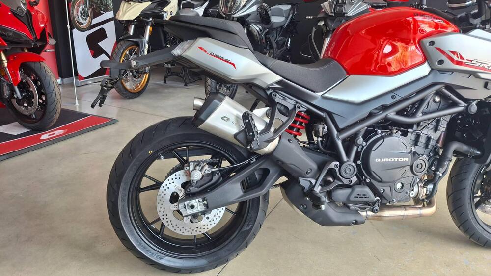 QJ Motor SRK 900 (2025 - 26) (4)