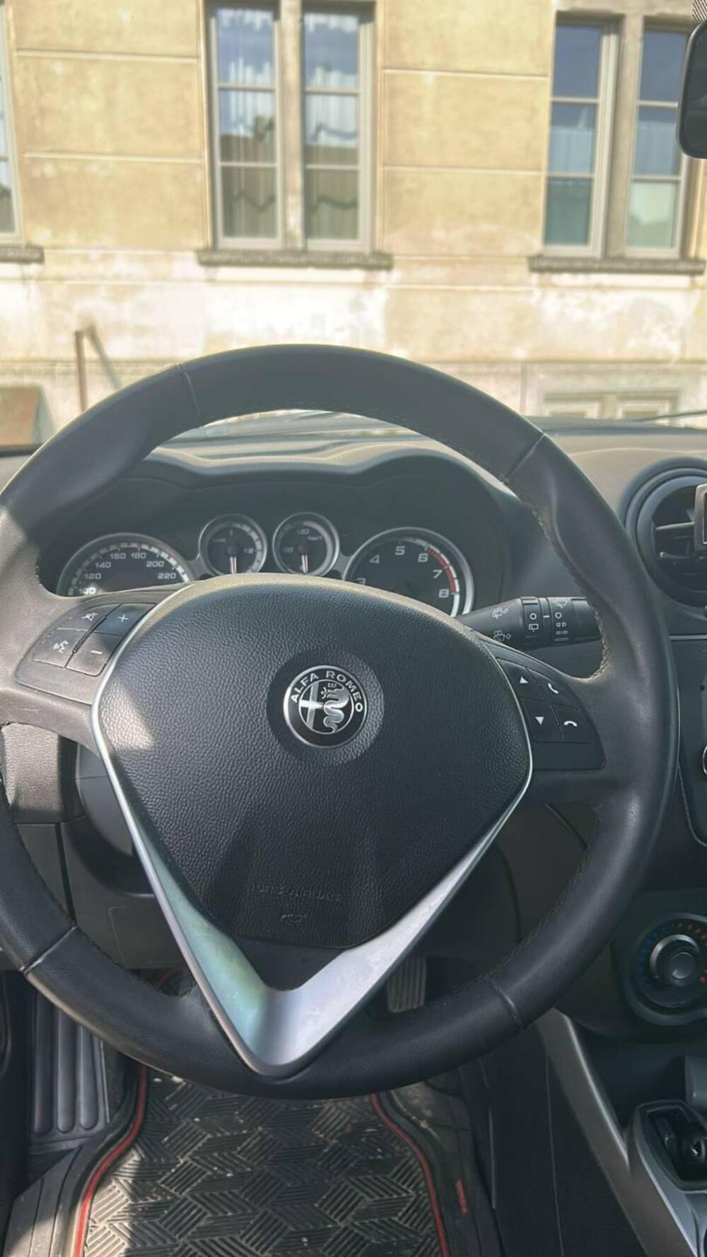 Alfa Romeo MiTo usata a Pavia (4)