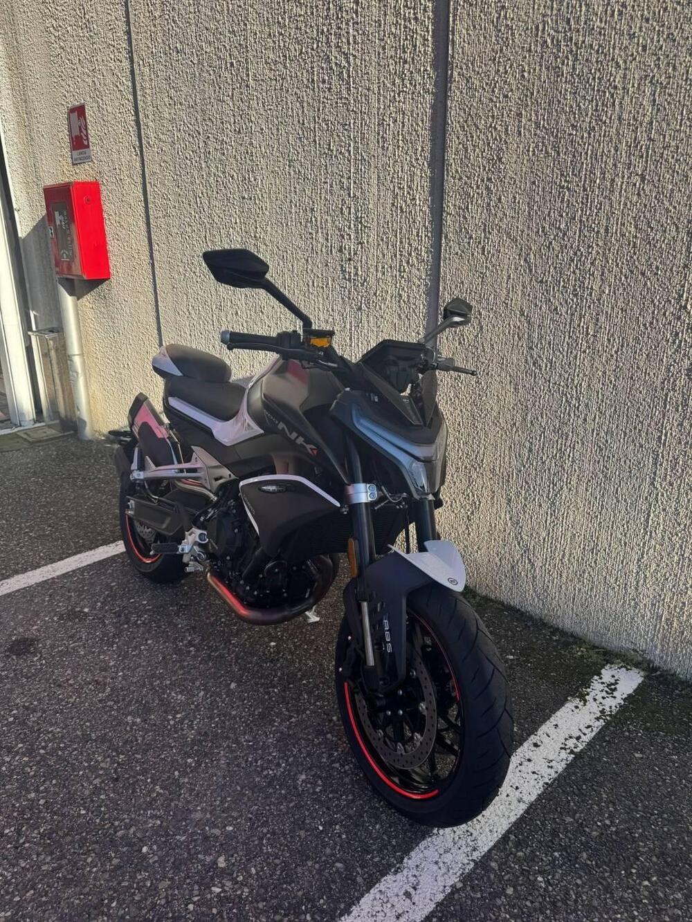 CFMOTO 800NK Advanced (2023 - 26) (2)