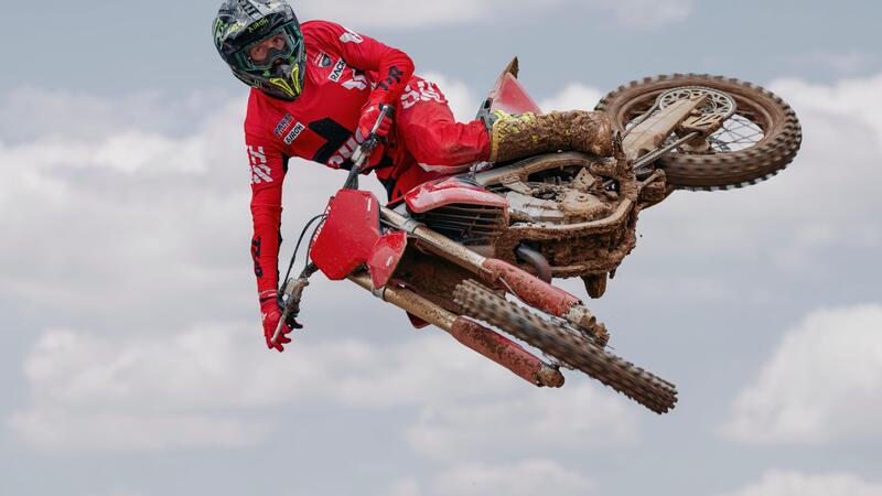 Desmo450 MX, momento storico: inizia la produzione della prima Ducati da motocross [GALLERY]