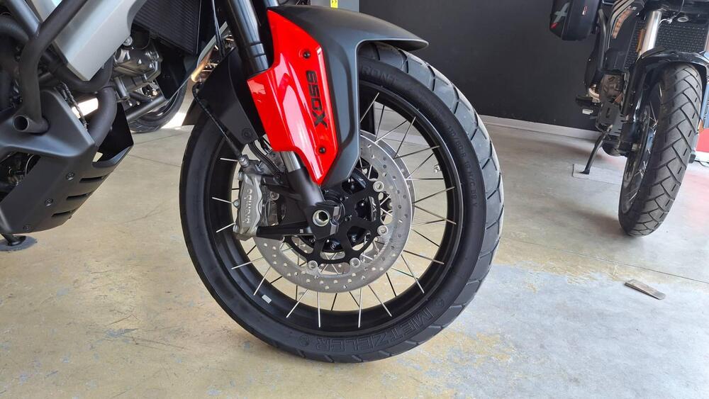 QJ Motor SVT 650 X (2025) (12)