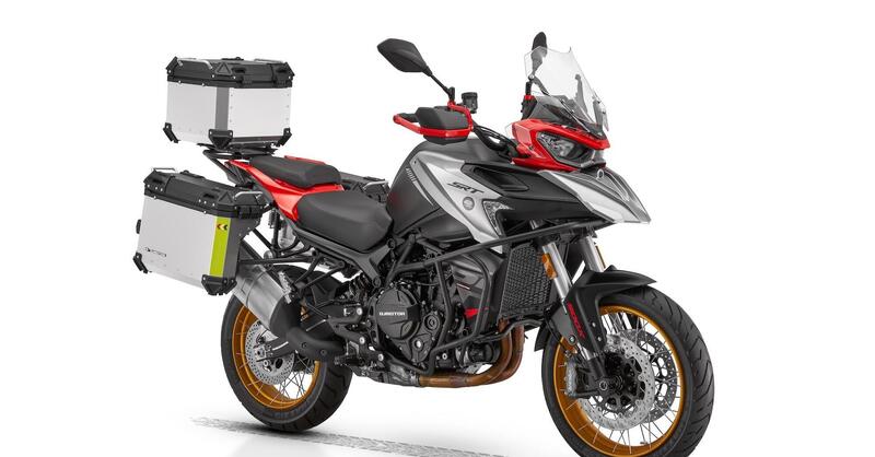 QJMOTOR SRT 900SX: esplorare in grande