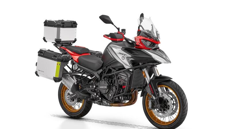 QJMOTOR SRT 900SX: esplorare in grande