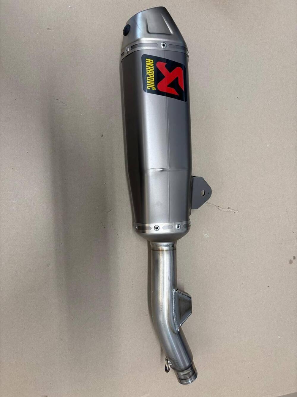 SILENZIATORE SINISTRO AKRAPOVIC HONDA CRF 250 R/RX (2)