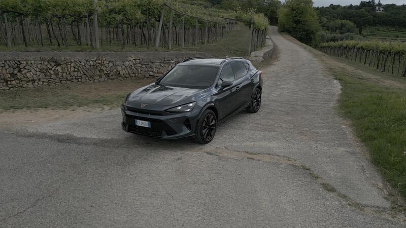 Cupra Formentor e-HYBRID: doppia anima tra elettrico e benzina, ma una gamma completa