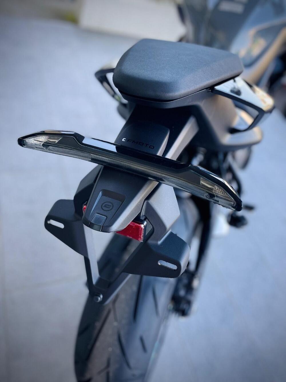 CFMOTO 675NK (2025 - 26) (7)