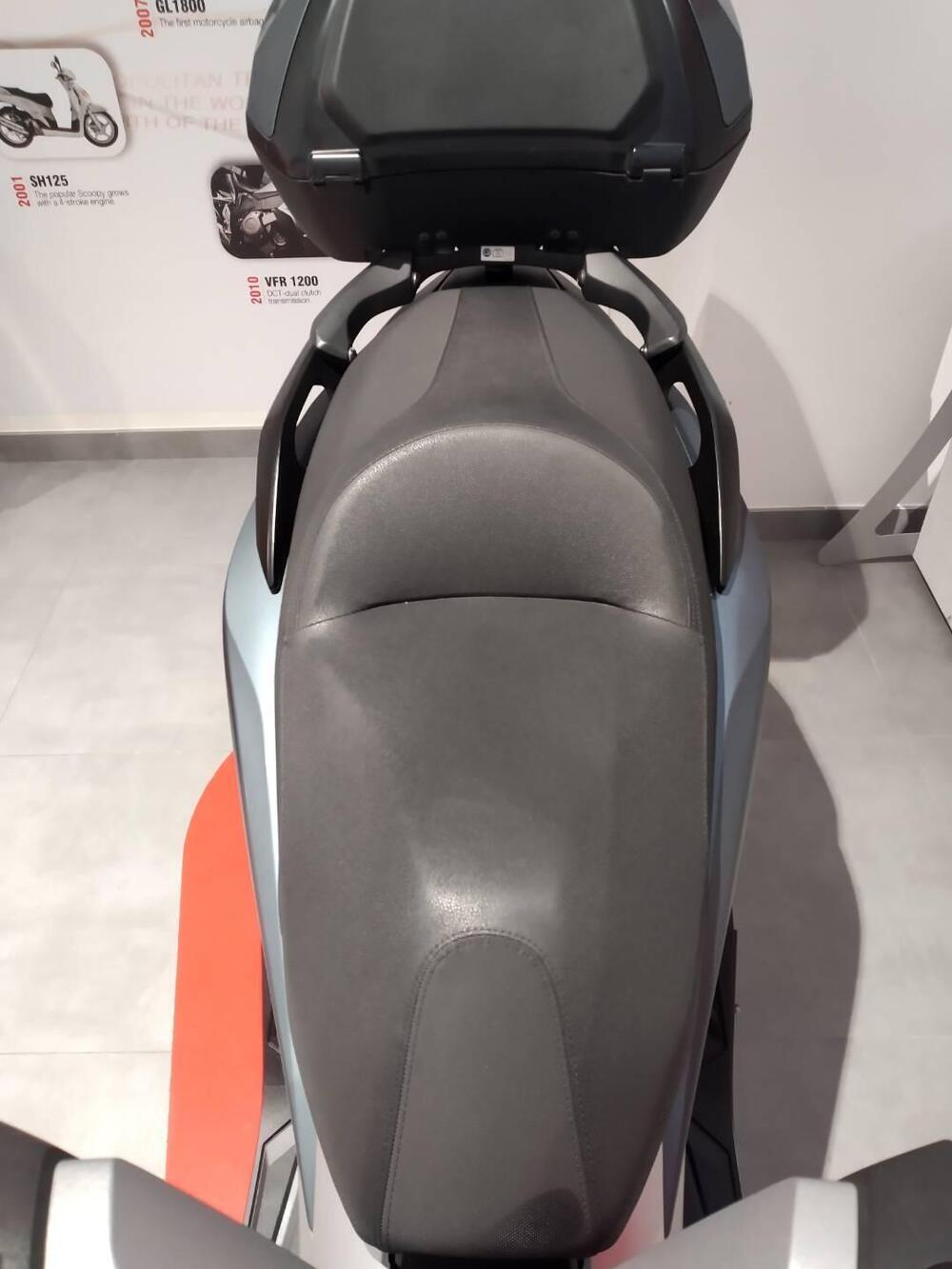 Honda Forza 350 Deluxe (2022 - 24) (7)