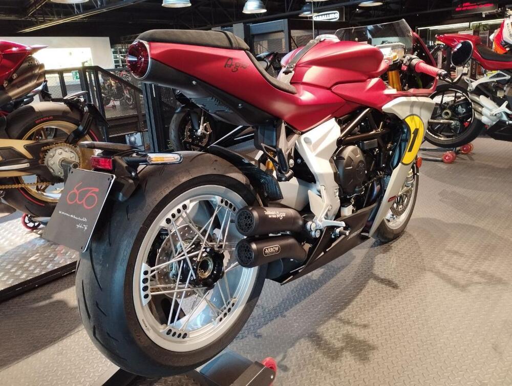 MV Agusta Superveloce 800 Ago (2021 - 23) (2)