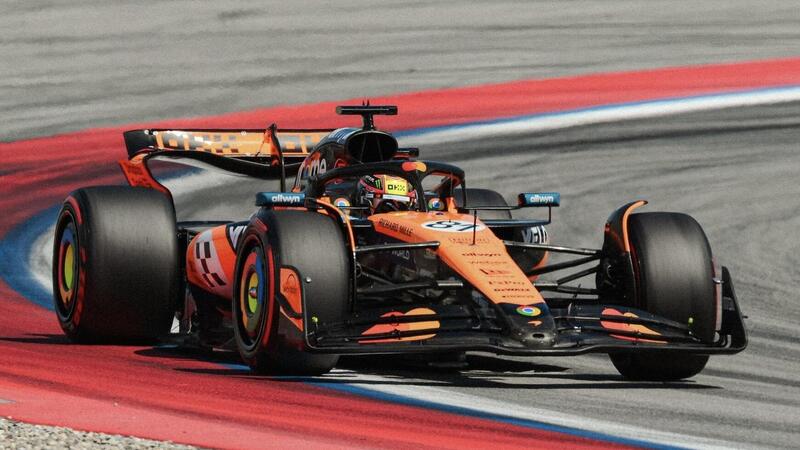 F1. Qualifiche GP Spagna 2025: Piastri soffia via la pole a Norris, terzo Verstappen. Errore strategico della Ferrari con Leclerc?