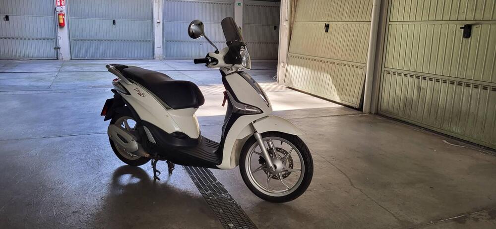 Piaggio Liberty 125 i-get ABS (2016) (3)
