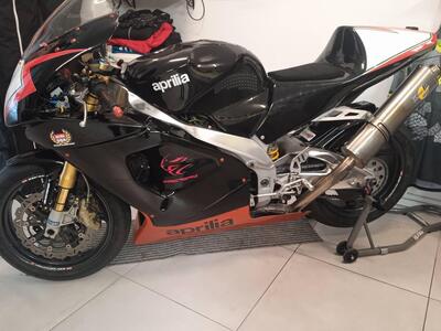 Aprilia RSV 1000 (2000 - 01) usata