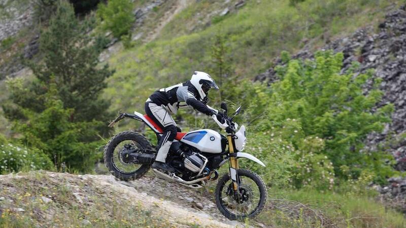 Allora, la BMW R12 G/S &egrave; una bomba o un fake? Ecco il nostro TEST [VIDEO]