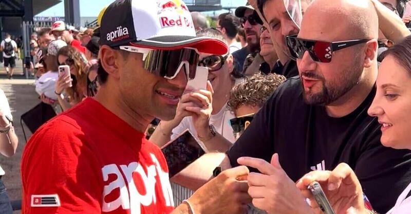 MotoGP 2025. Jorge Martin e i &quot;resta!&quot; dei fan Aprilia: &quot;Non me l&#039;aspettavo&quot; [VIDEO]