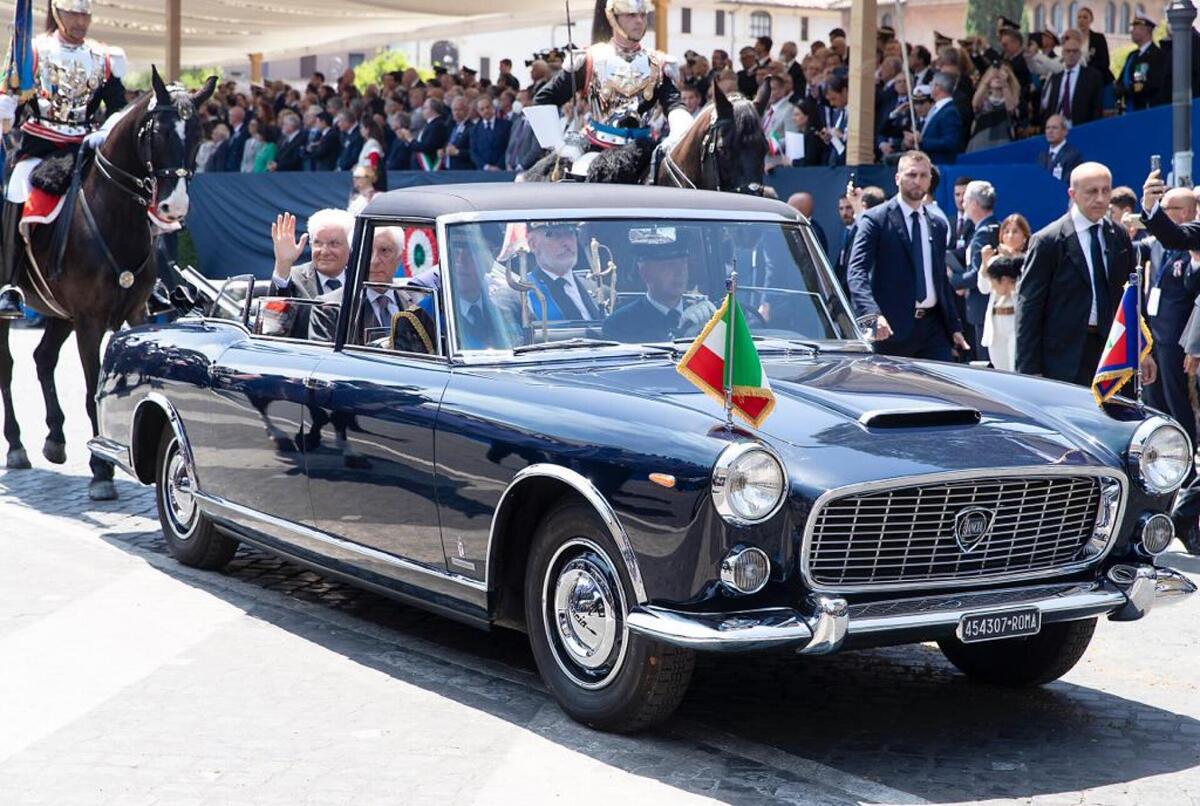 Festa della Repubblica: la Lancia Flaminia accompagna il Presidente nella parata a Roma