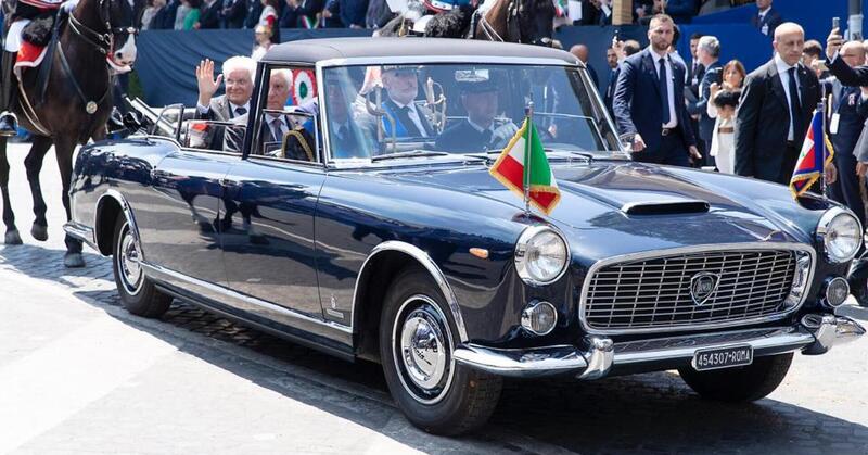 Festa della Repubblica: la Lancia Flaminia accompagna il Presidente nella parata a Roma