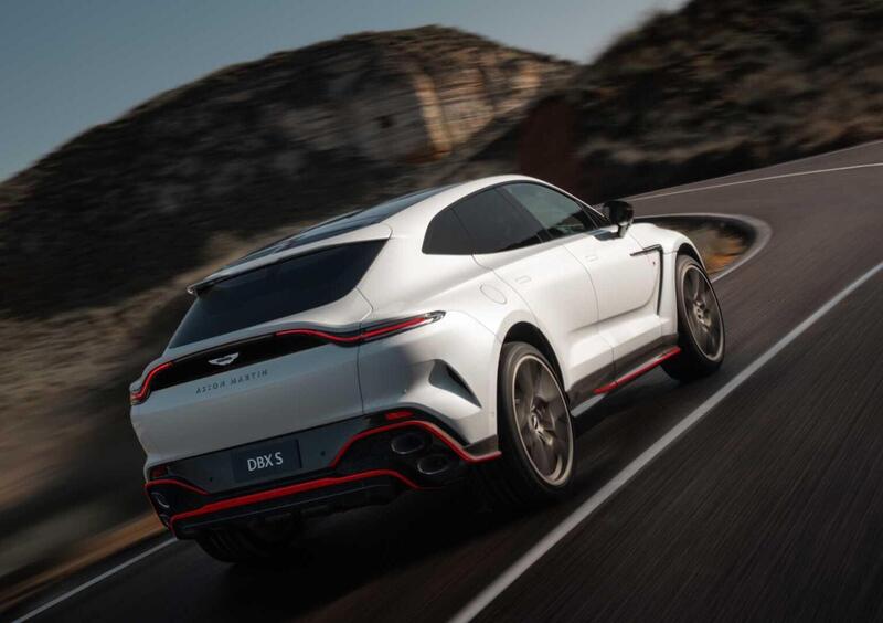 Aston Martin DBX (2025-->>) (2)