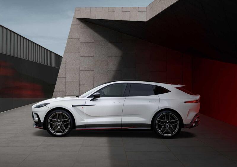 Aston Martin DBX (2025-->>) (5)