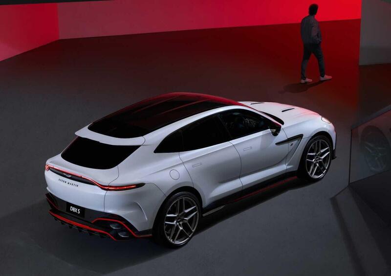 Aston Martin DBX (2025-->>) (6)
