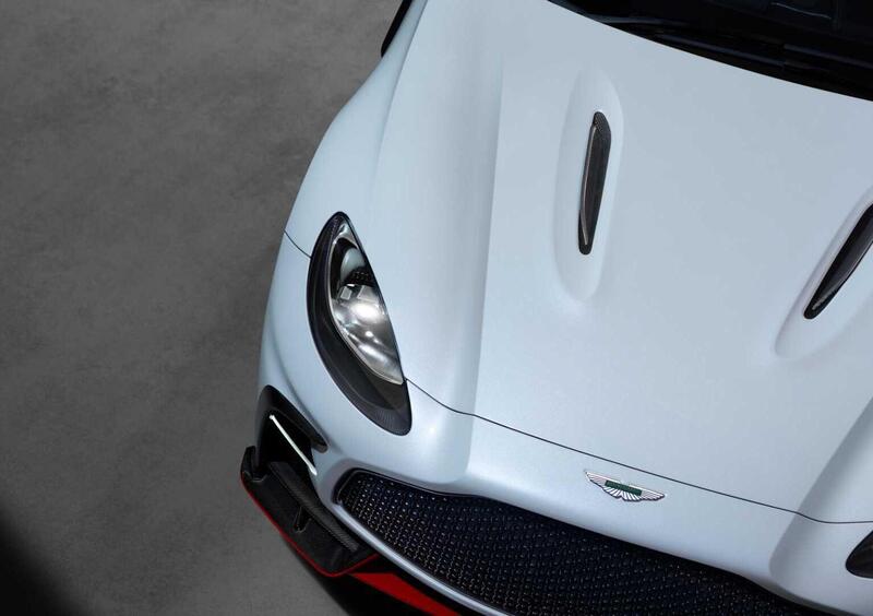 Aston Martin DBX (2025-->>) (13)
