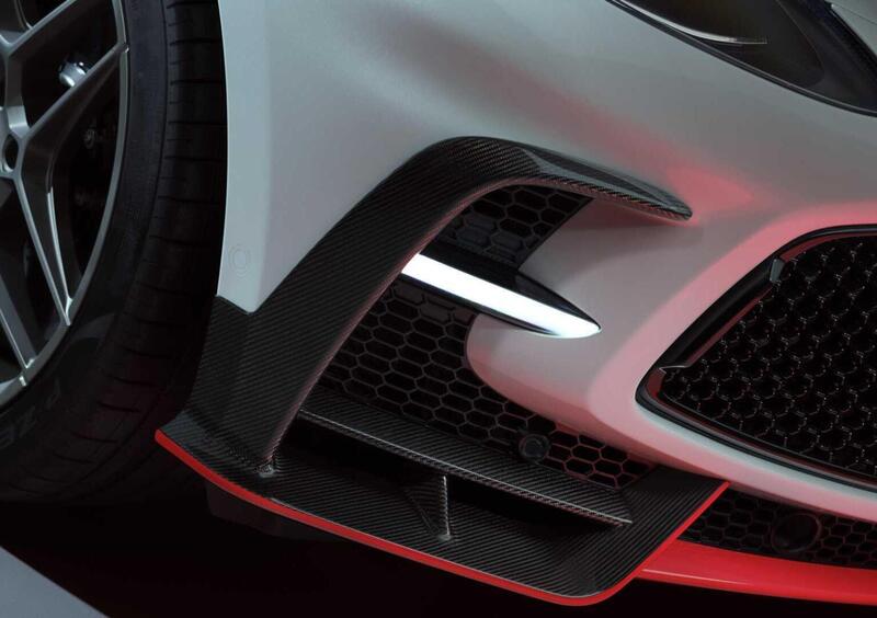 Aston Martin DBX (2025-->>) (18)