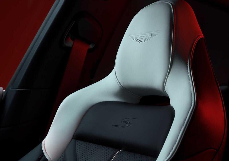 Aston Martin DBX (2025-->>) (20)