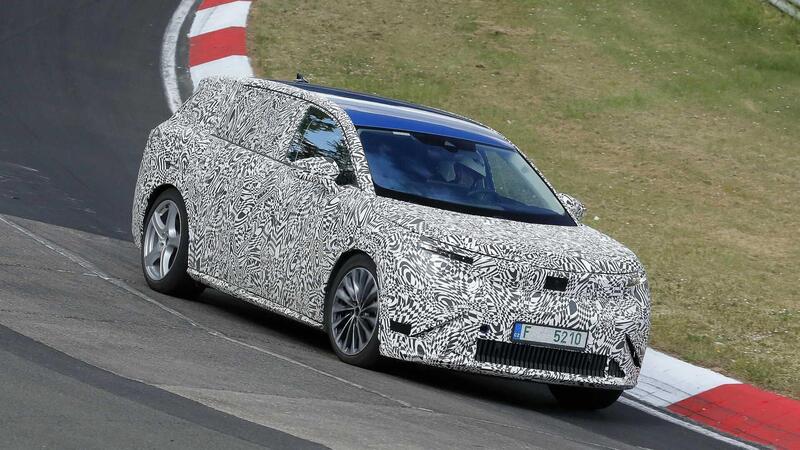 Skoda alza l&rsquo;asticella: in arrivo il nuovo SUV elettrico a 7 posti [Foto Spia]