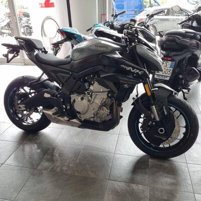 CFMOTO 675NK (2025) nuova