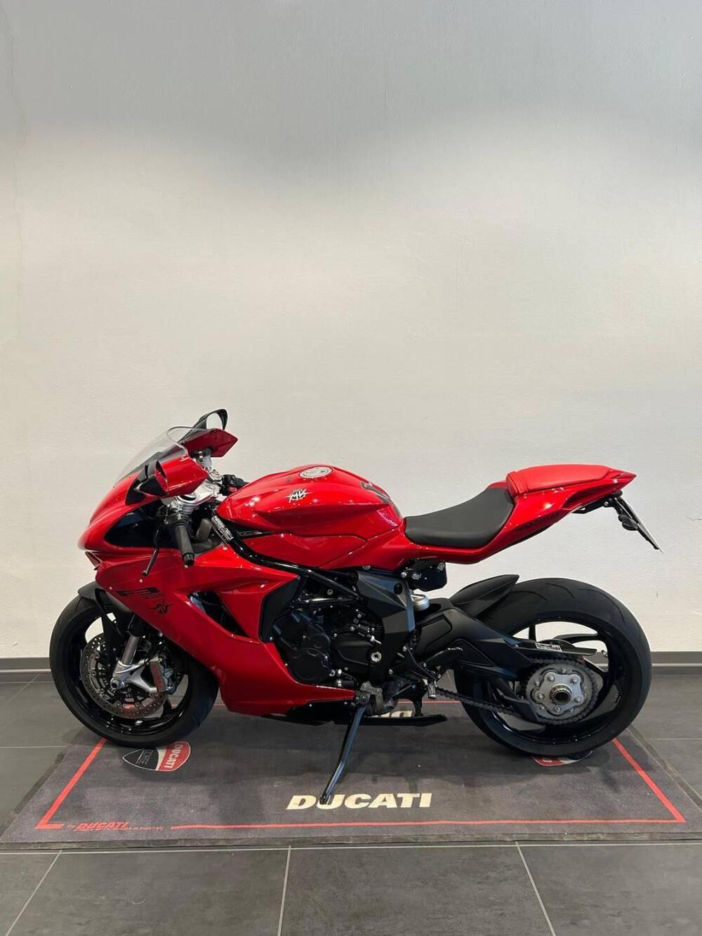 MV Agusta F3 800 Rosso (2021 - 23) (2)