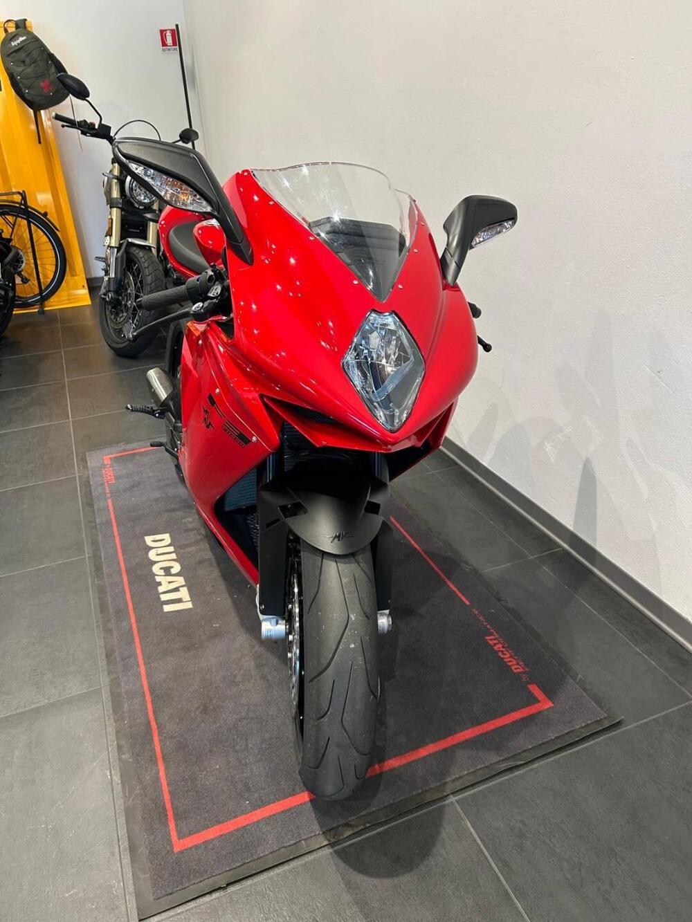 MV Agusta F3 800 Rosso (2021 - 23) (4)