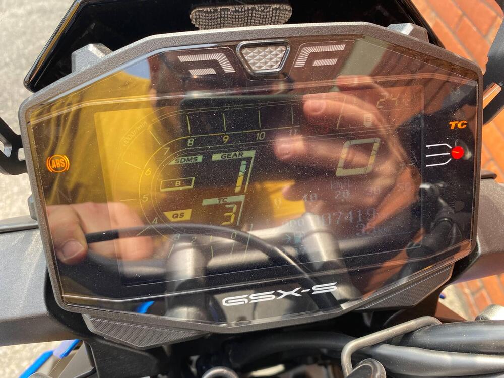 Suzuki GSX-S1000 (2021 - 25) (2)