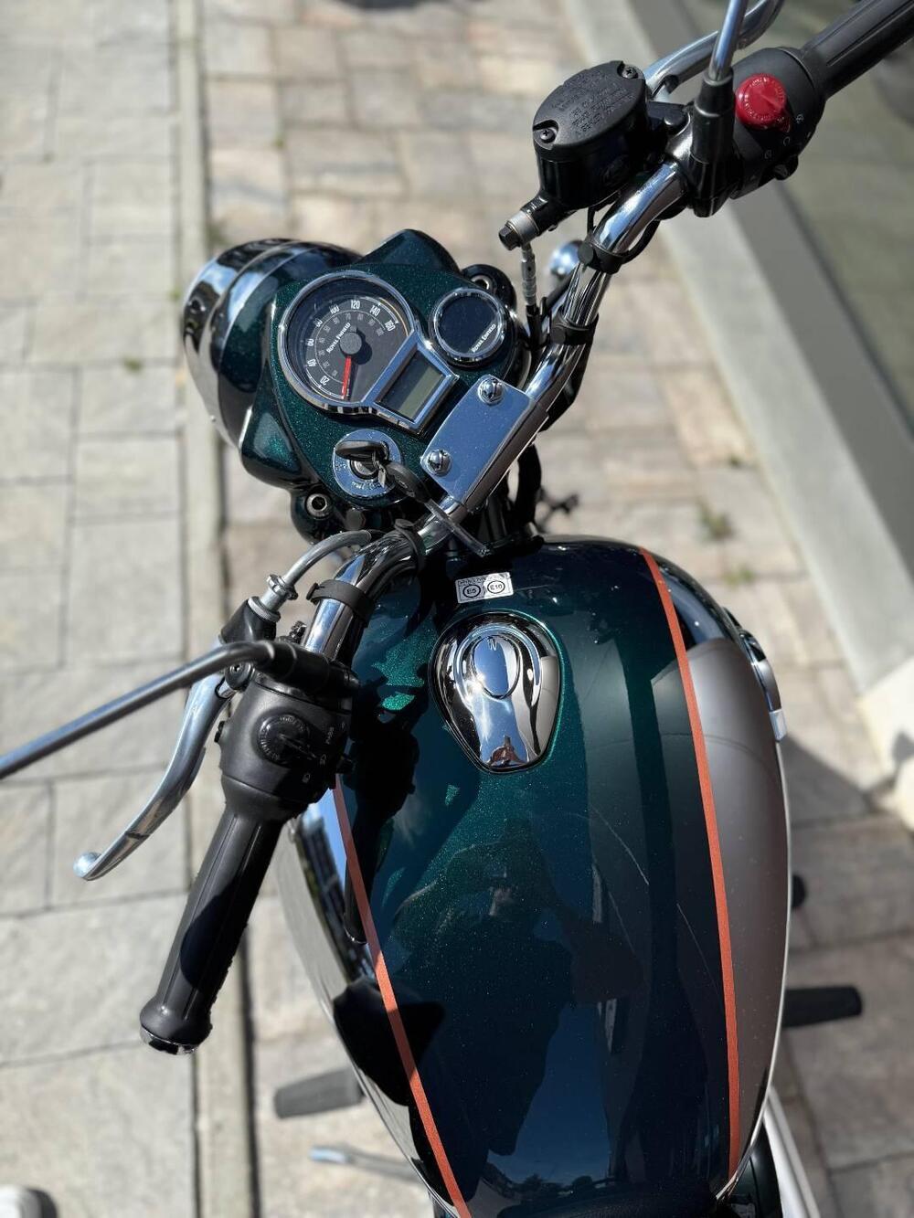 Royal Enfield Classic 350 (2021 - 25) (4)