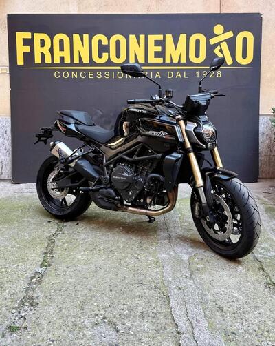 QJ Motor SRK 900 (2025) nuova