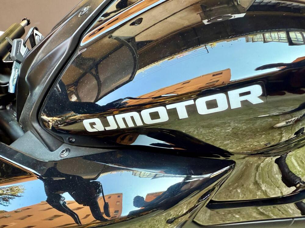 QJ Motor SRK 900 (2025 - 26) (9)