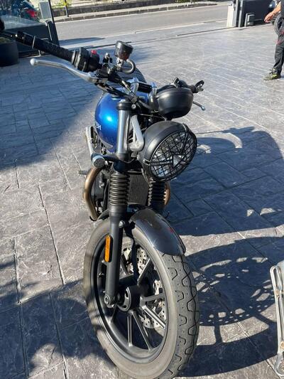Triumph Street Twin 900 (2021 - 22) usata