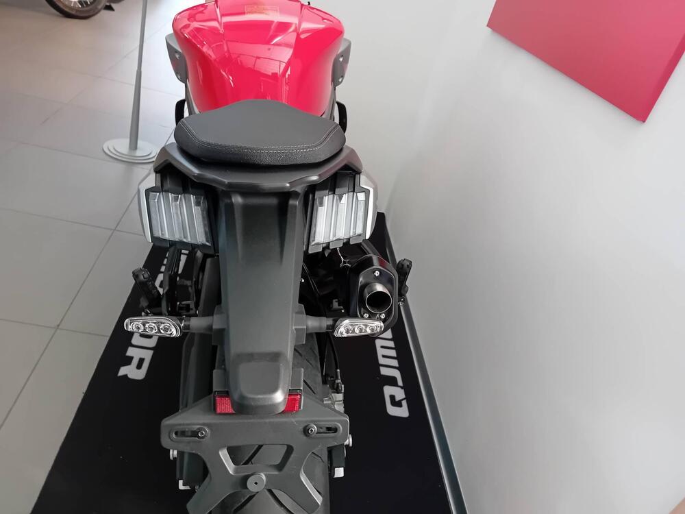 QJ Motor SRK 900 (2025 - 26) (8)