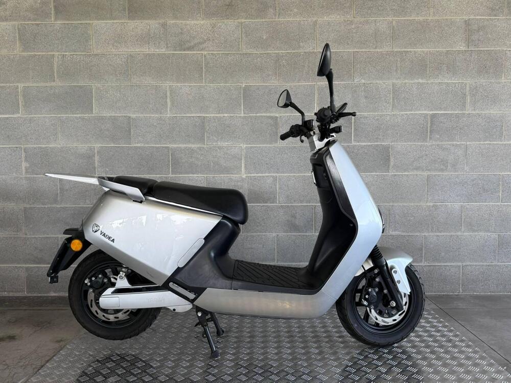 Yadea G5S (2022 - 25) (2)