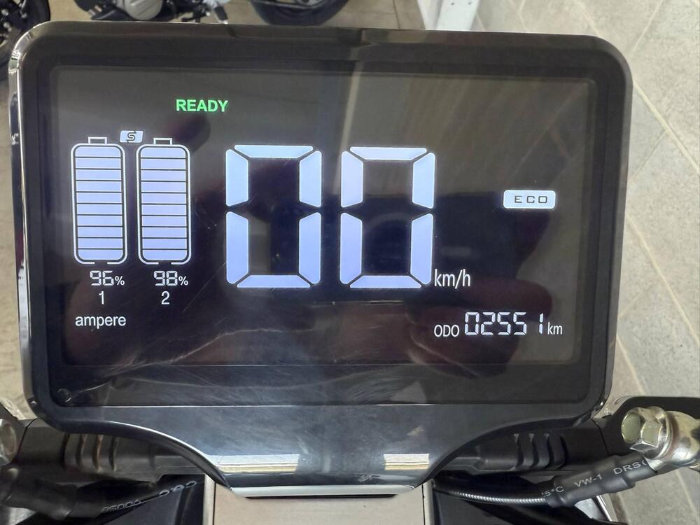 Yadea G5S (2022 - 25) (4)