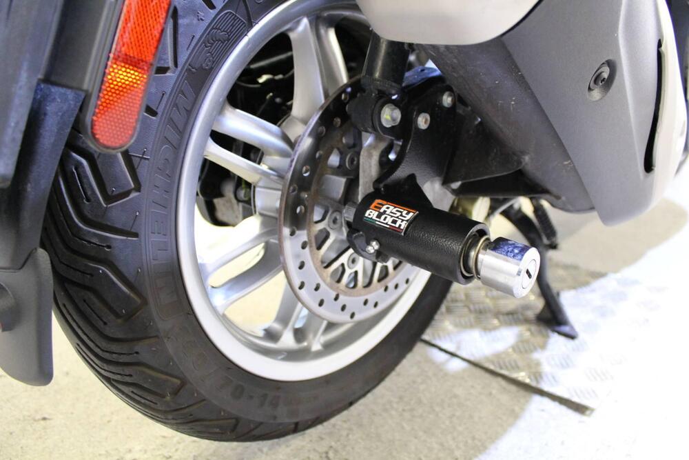 Piaggio Beverly 300 S ABS-ASR (2021 - 25) (6)