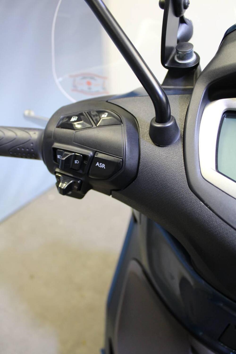 Piaggio Beverly 300 S ABS-ASR (2021 - 25) (10)