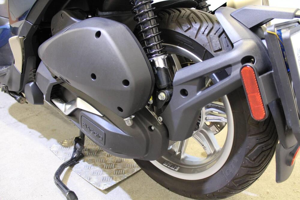 Piaggio Beverly 300 S ABS-ASR (2021 - 25) (15)