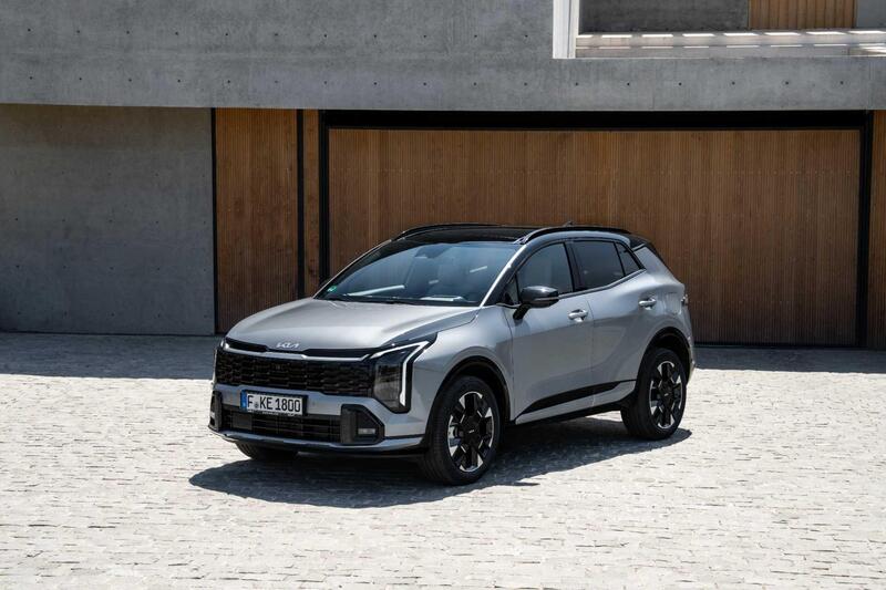 Kia Sportage 2025: arriva a settembre con tutte le opzioni elettrificate, anche GPL