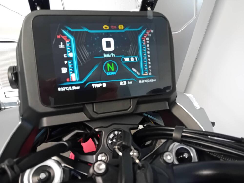 QJ Motor SRT 700 SX (2025) (7)