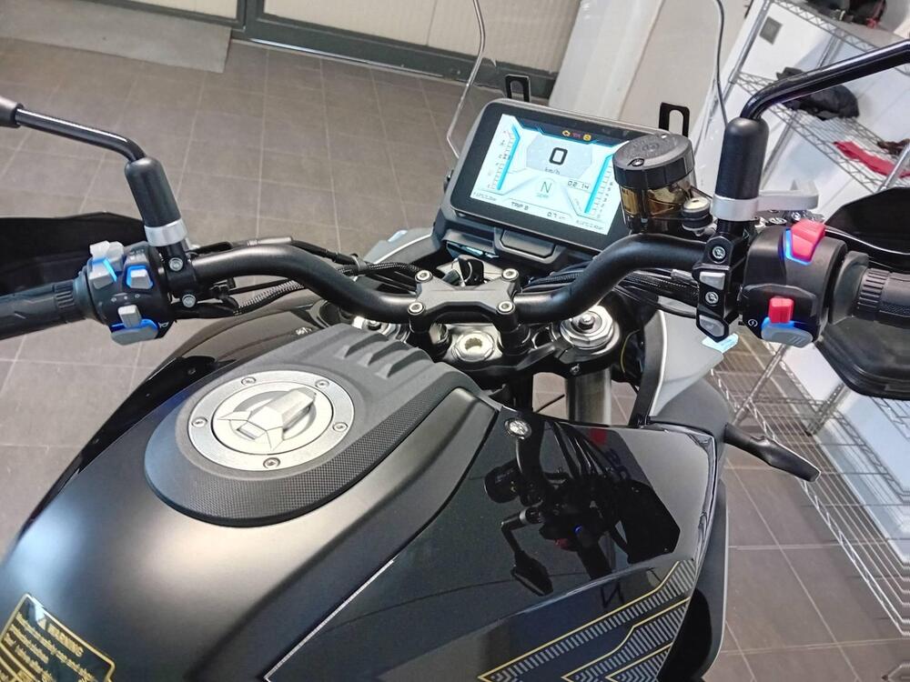 QJ Motor SRT 700 SX (2025) (15)