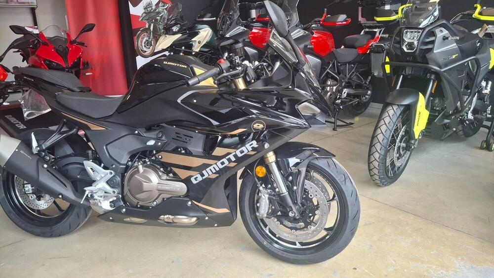 QJ Motor SRK 600 RS (2025) (3)