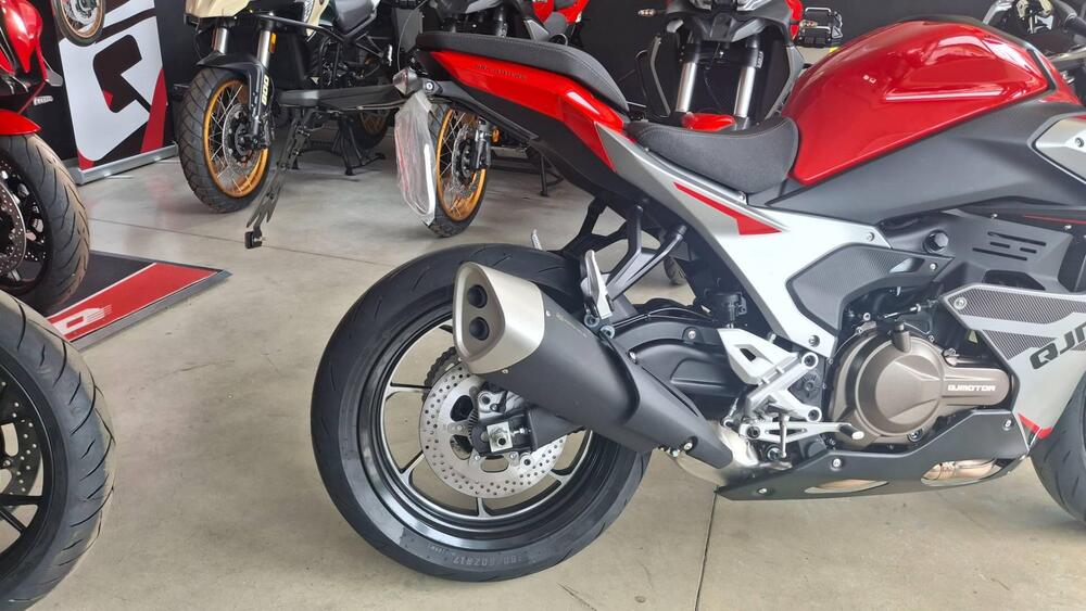 QJ Motor SRK 600 RS (2025) (9)