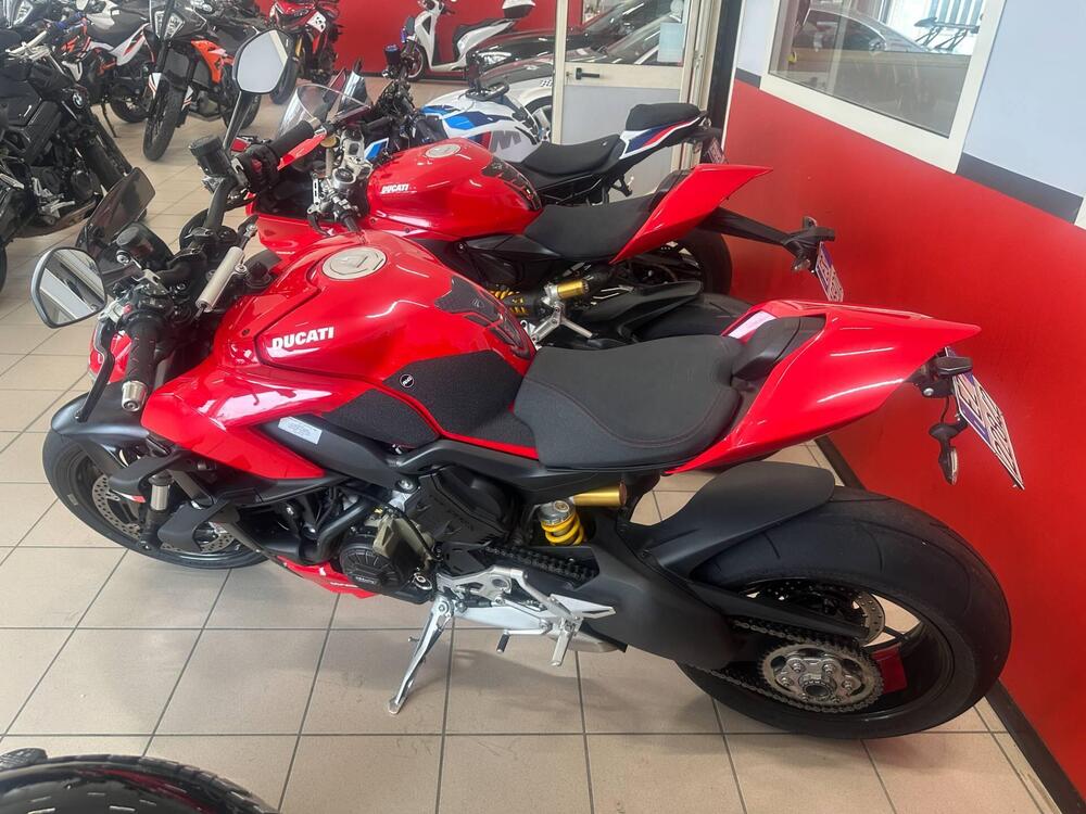 Ducati Streetfighter V4 1100 (2021 - 22) (3)