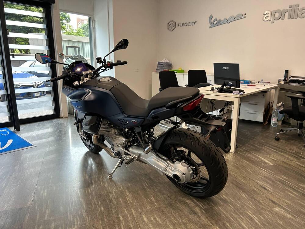 Moto Guzzi V100 Mandello (2025 - 26) (2)